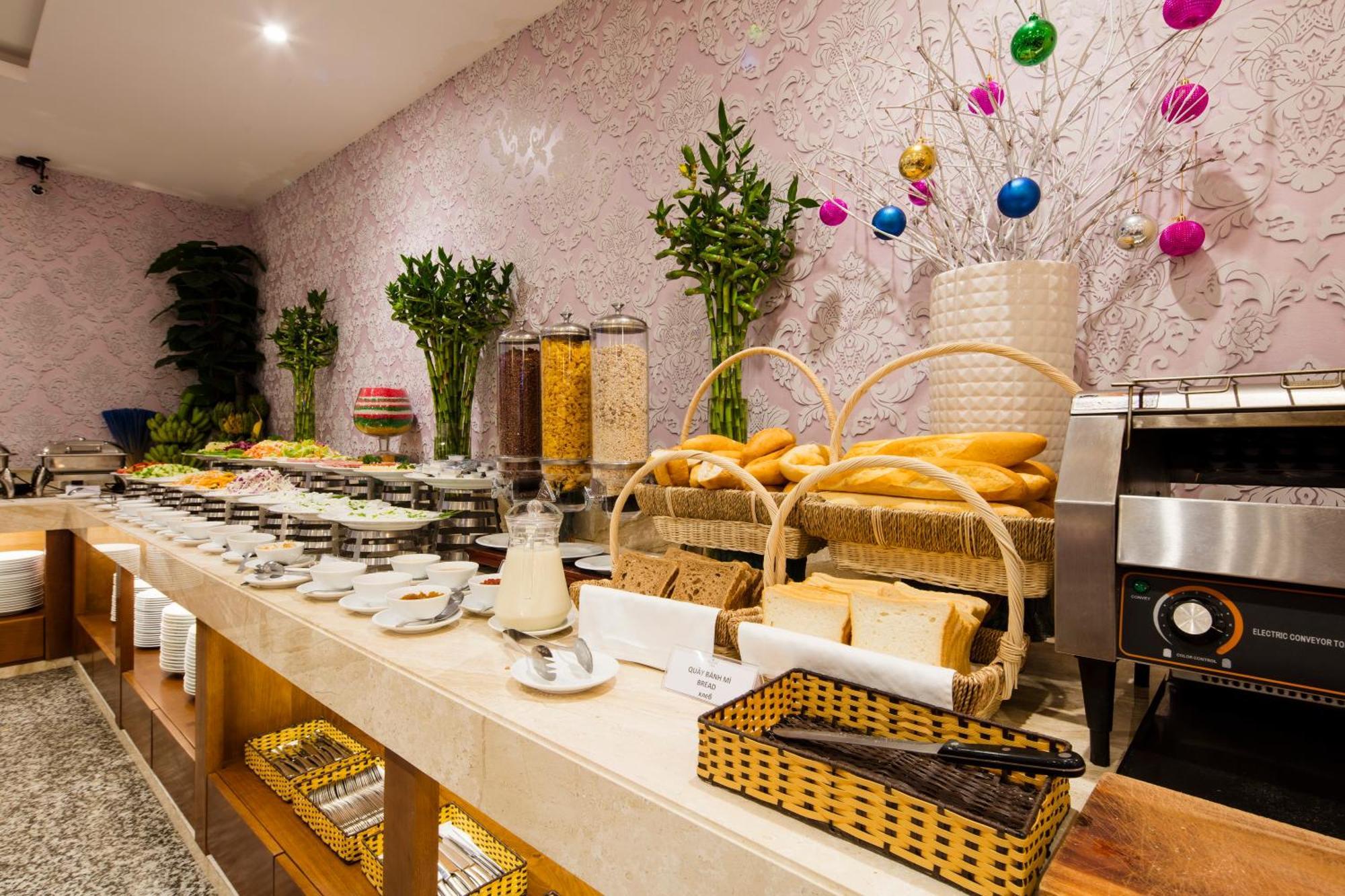 Galliot Hotel Nha Trang Exterior photo